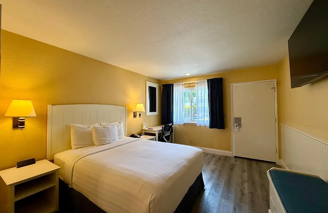 Monterey Bay Lodge-1