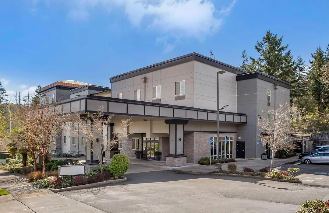 Comfort Suites Eugene University-1