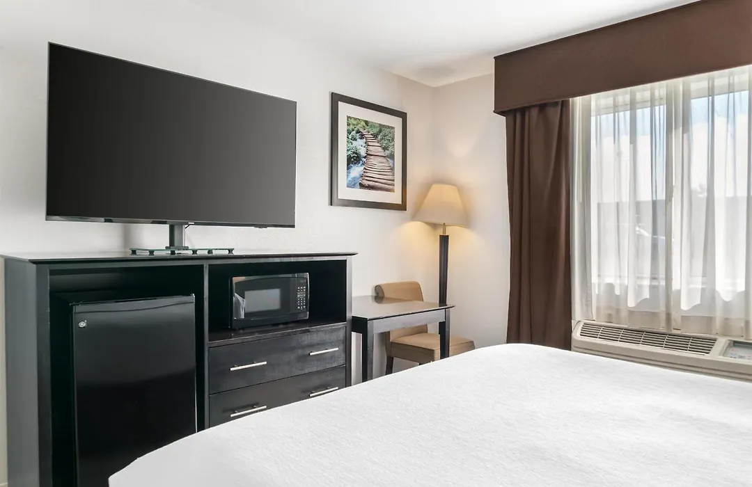 Best Western Lakewinds-1