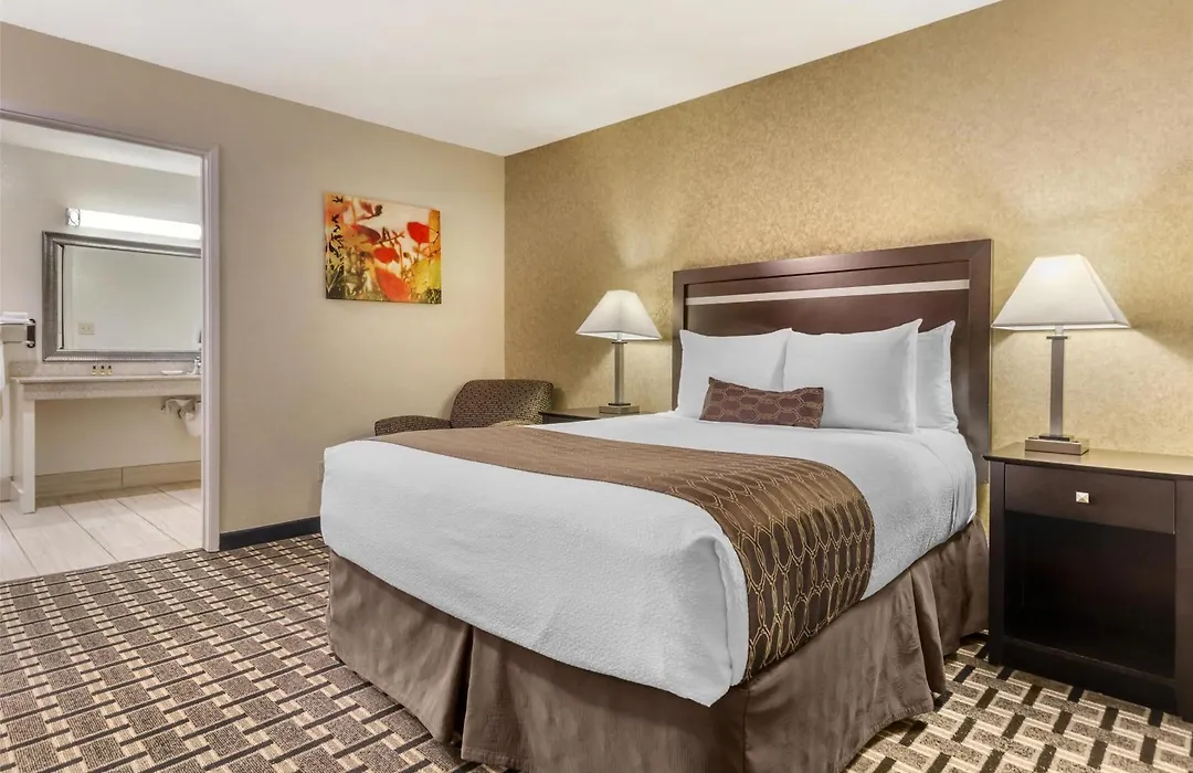 Best Western Plus Pleasanton Inn-1