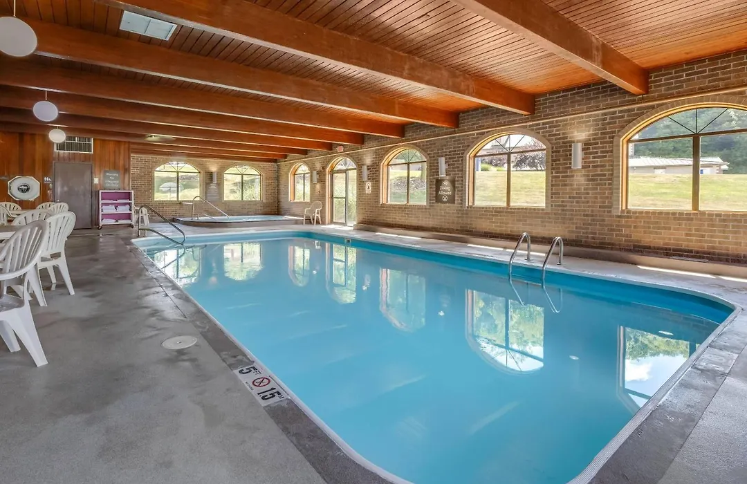 Comfort Inn Millersburg-1