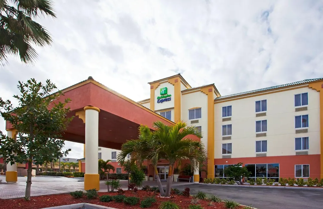 Holiday Inn Express Hotel & Suites Cocoa Beach By Ihg-1