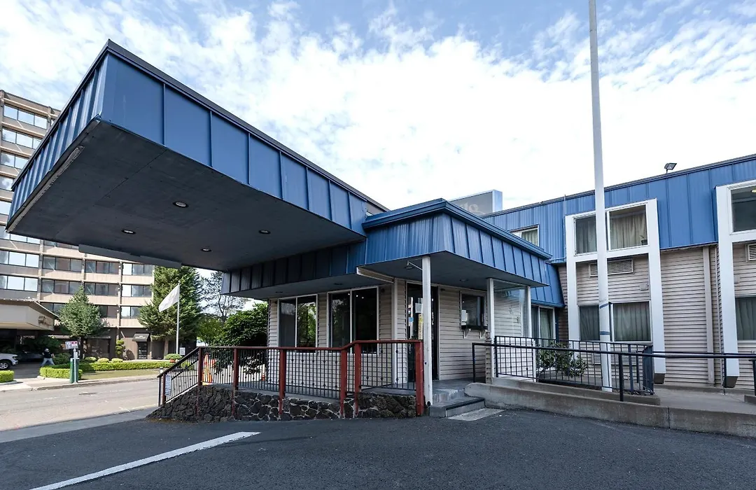District Hotel By Oyo Portland Convention Center-1