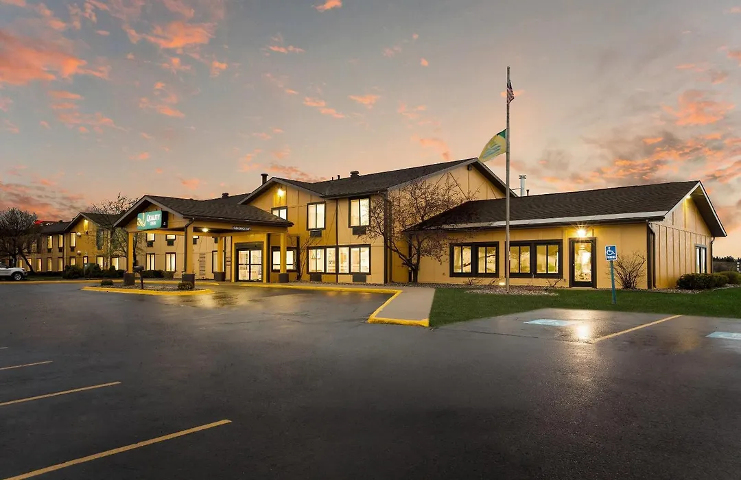 Quality Inn Marquette-1