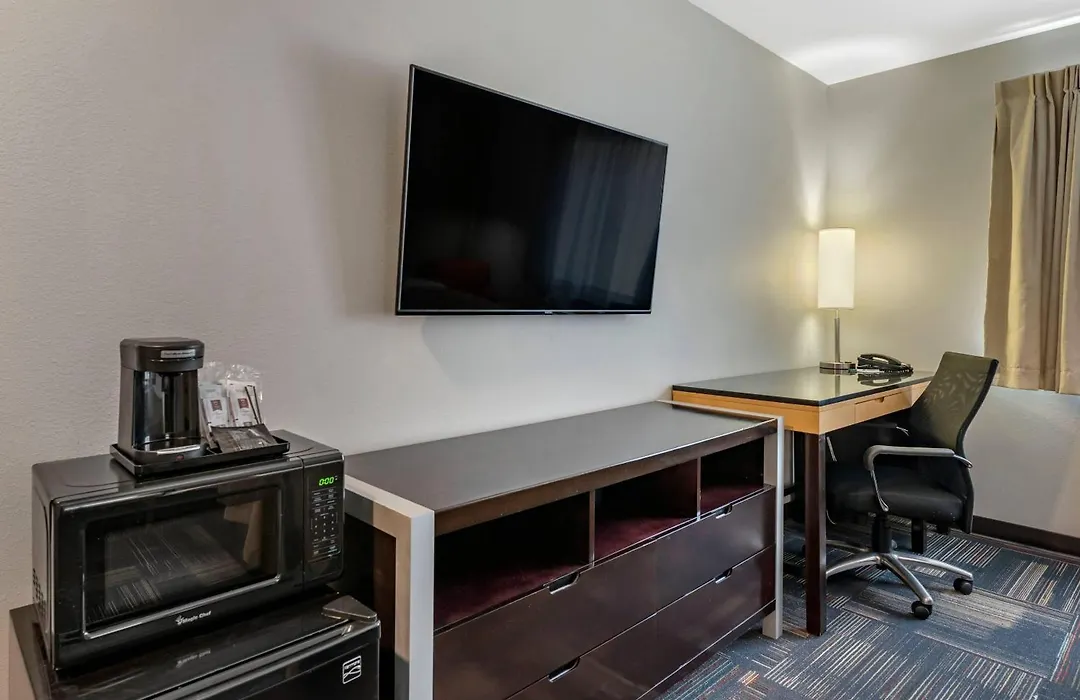Quality Inn & Suites Evansville Downtown-1