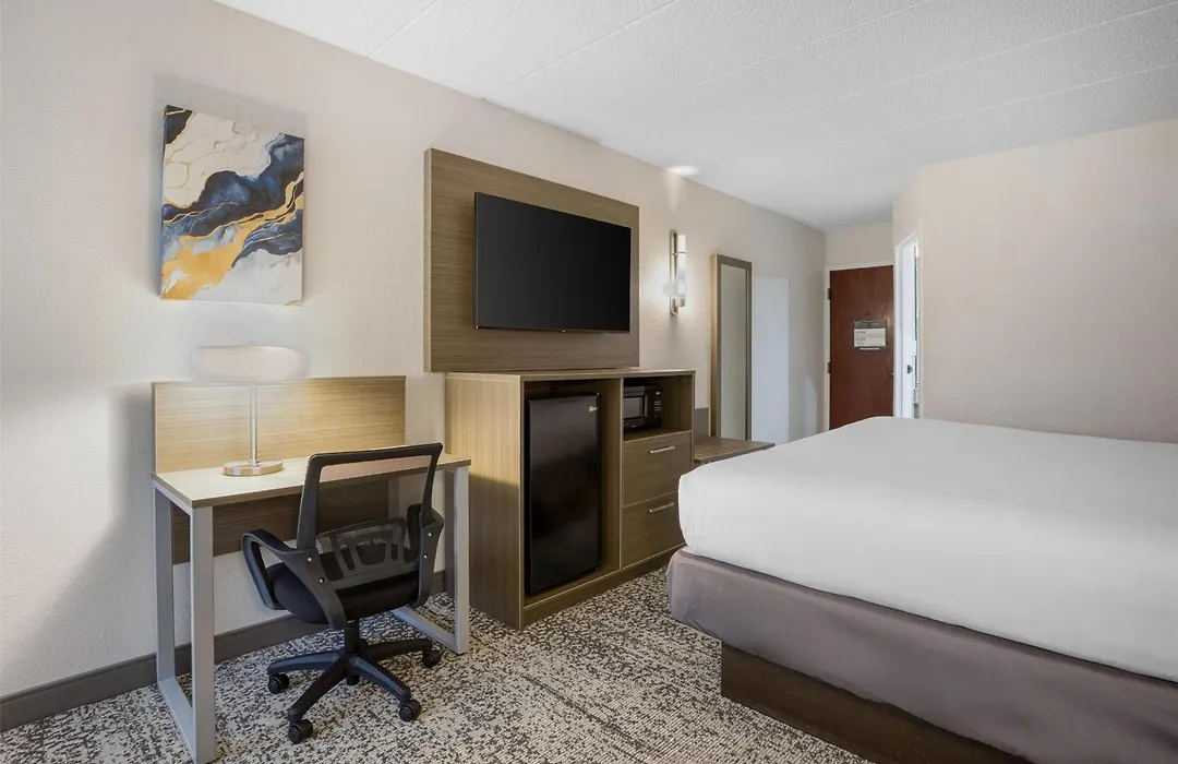 Surestay Plus Hotel By Best Western Chicago Lombard-1