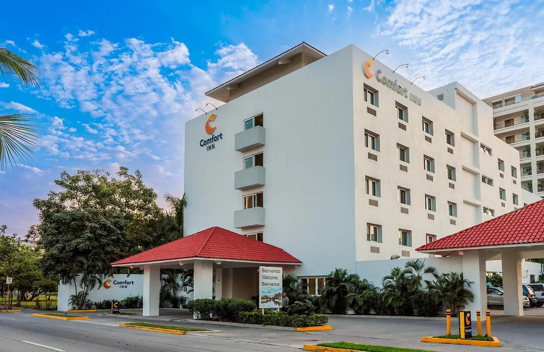 Comfort Inn Puerto Vallarta Golfside & Marina-1