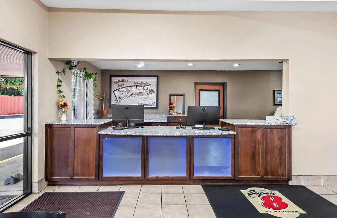 Super 8 By Wyndham Terre Haute-1