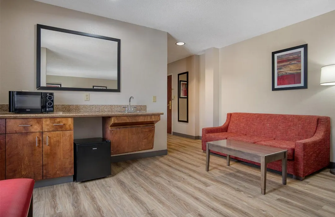 Best Western Plus Philadelphia-Choctaw Hotel And Suites-1