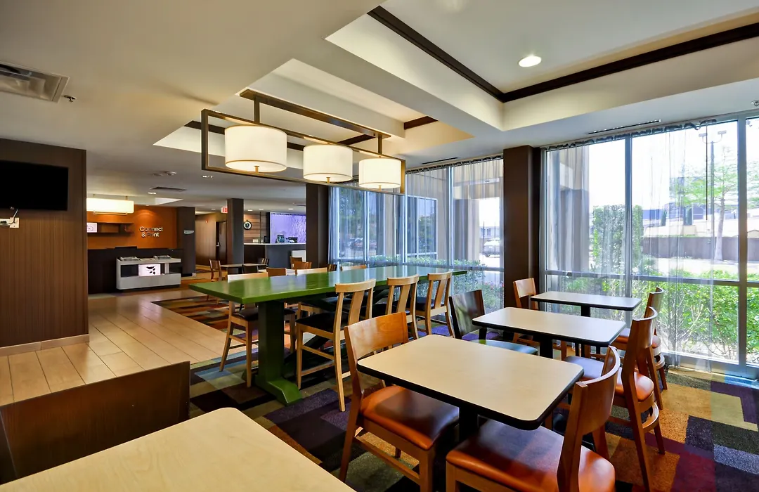 Fairfield Inn & Suites Dallas Medical/Market Center-1