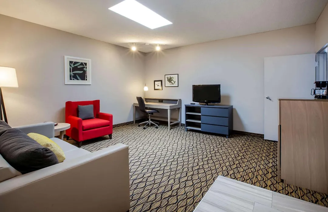 Days Inn & Suites By Wyndham Rochester Hills Mi-1