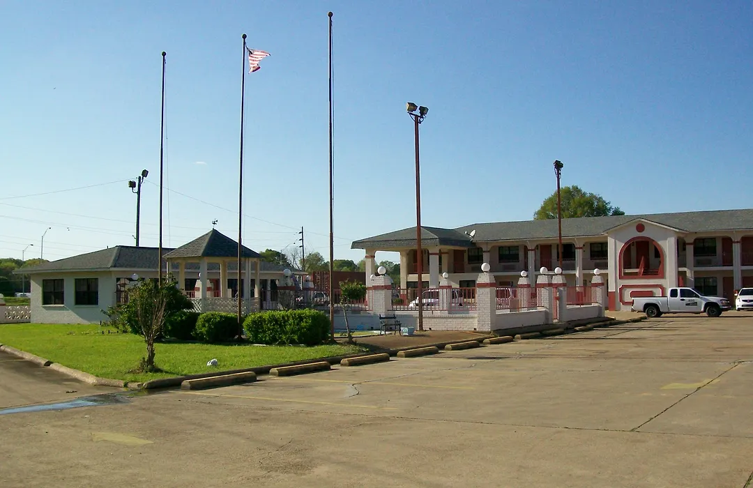 Americas Best Value Inn-1
