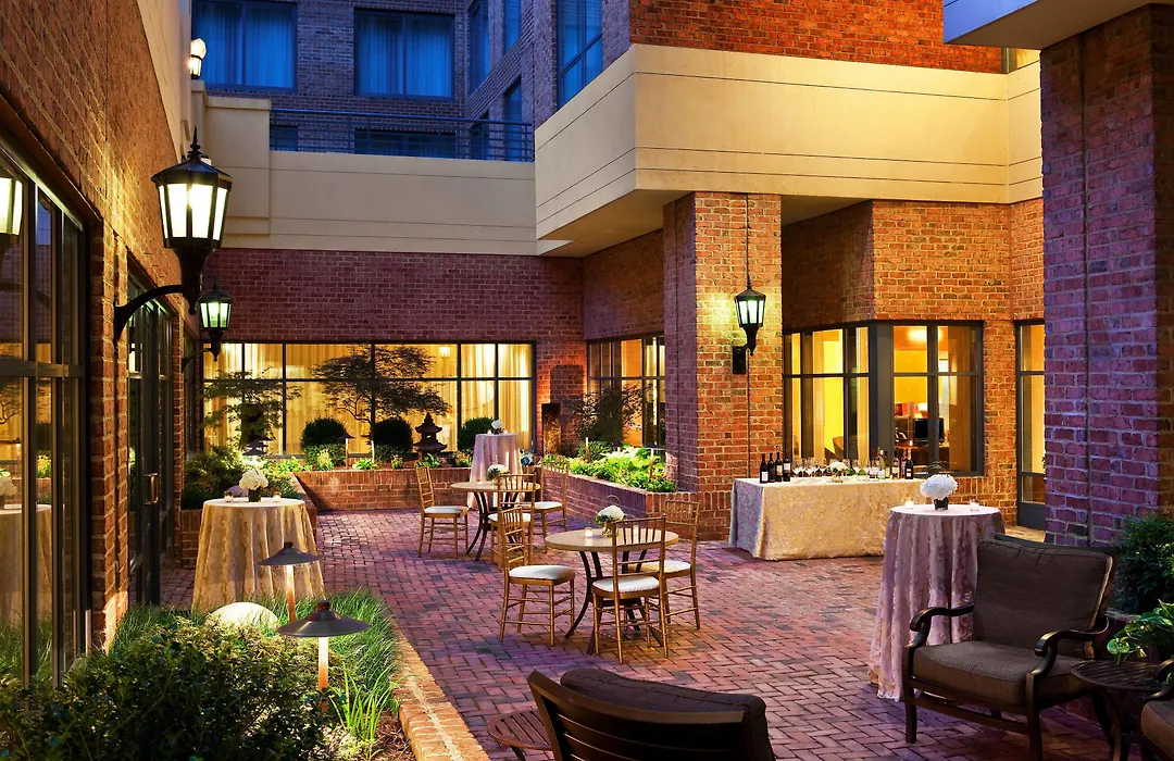 Sheraton Suites Old Town Alexandria-1