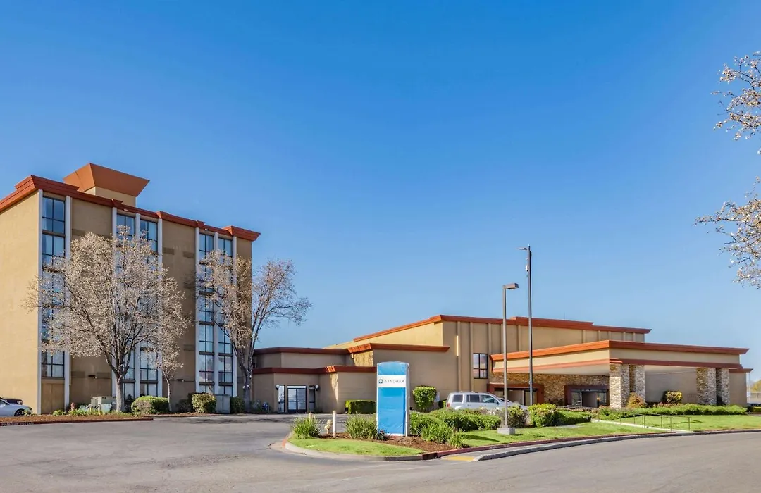 Wyndham Sacramento-1