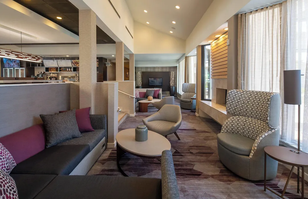 Courtyard By Marriott Memphis East/Park Avenue-1