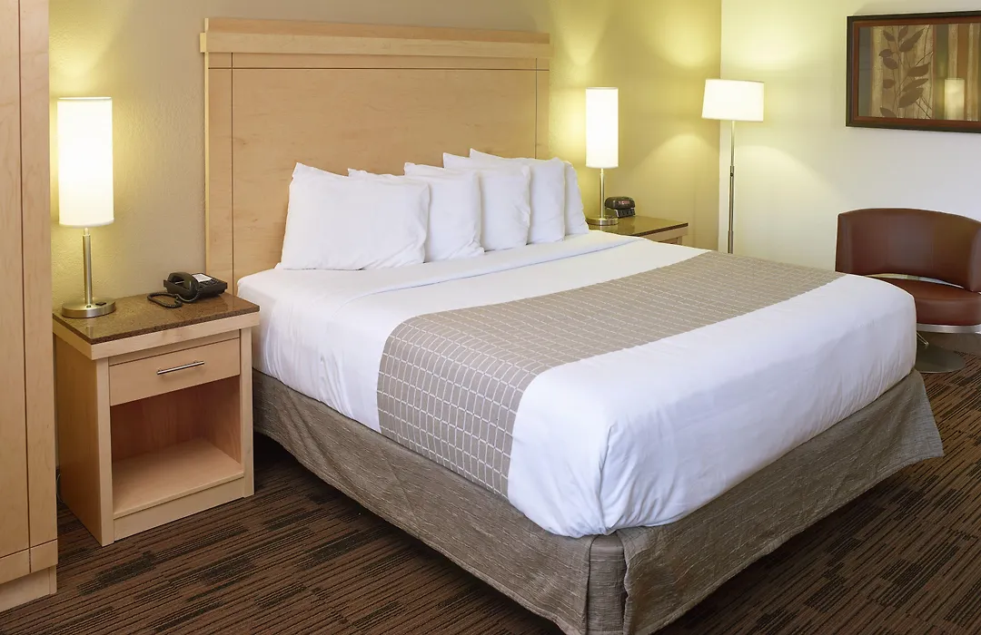 Livinn Hotel Minneapolis South / Burnsville-1