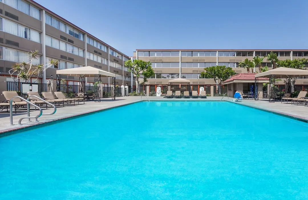 Howard Johnson By Wyndham Fullerton/Anaheim Conference Cntr-1