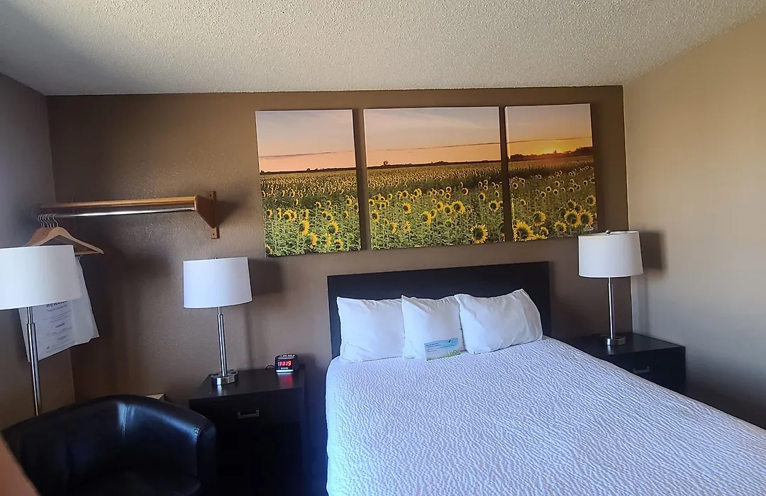 Days Inn By Wyndham Watertown-1