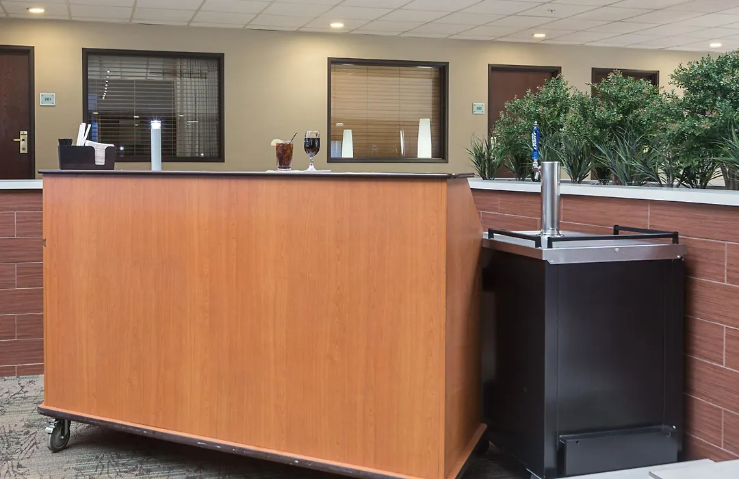 Quality Suites Lansing West-1