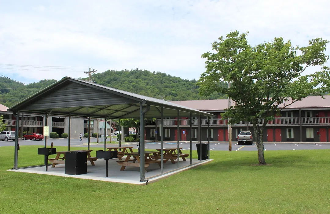 Great Smokies Inn - Cherokee-1