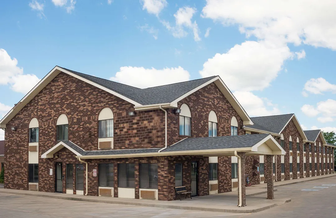 Days Inn By Wyndham Muncie -Ball State University-1