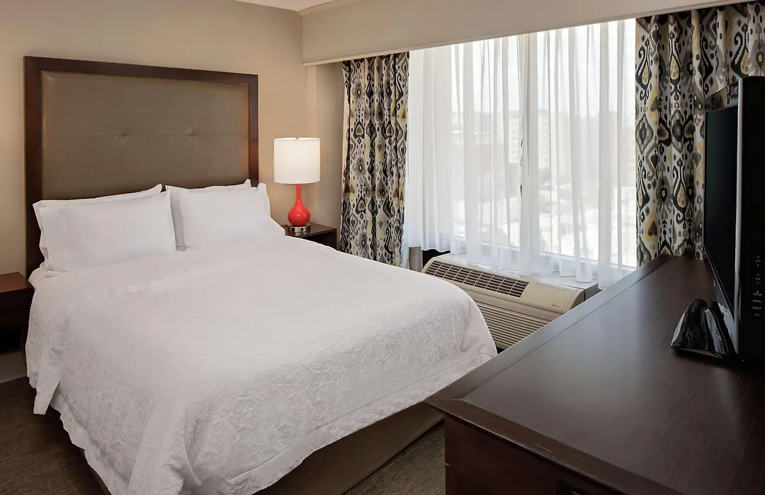 Hampton Inn Louisville Downtown-1