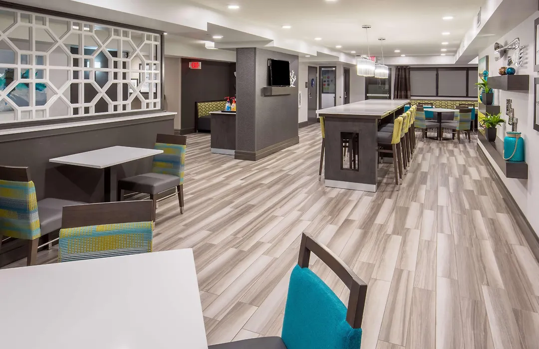 Hampton Inn Monterey-1