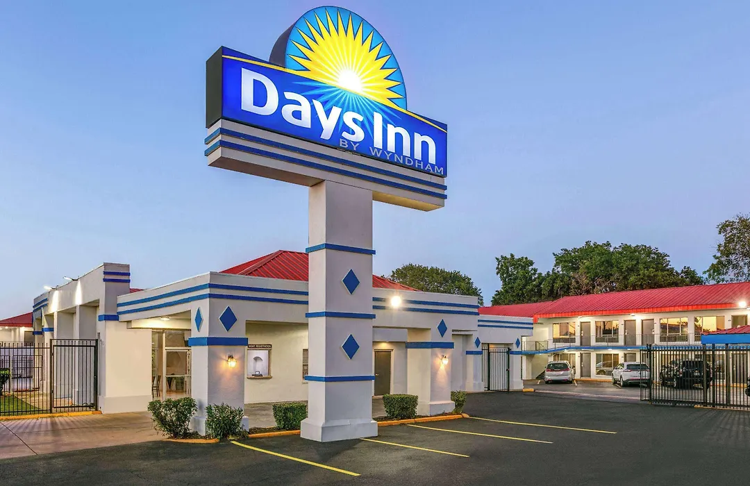 Days Inn By Wyndham South Fort Worth-1