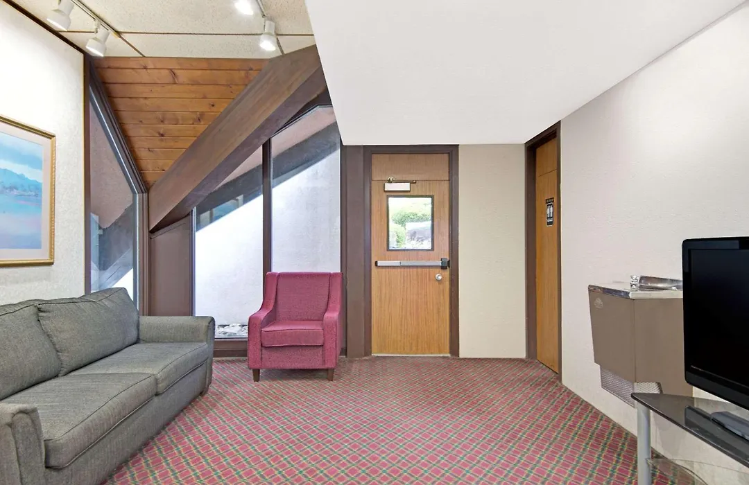 Days Inn By Wyndham Washington-1