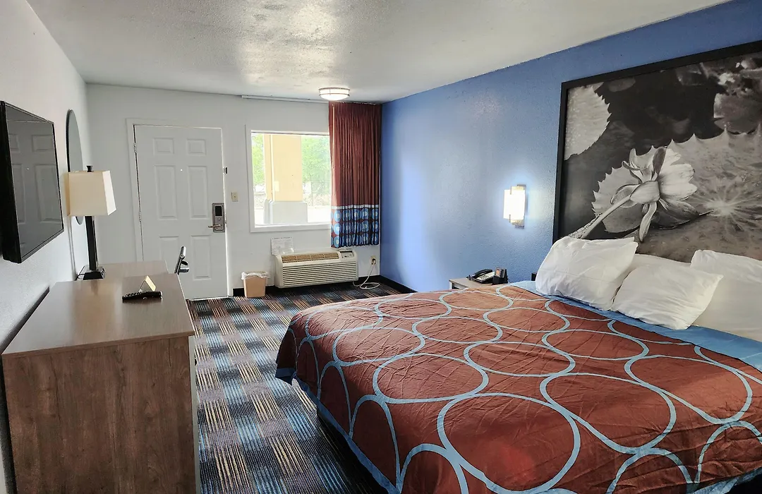 Super 8 By Wyndham Shreveport-1