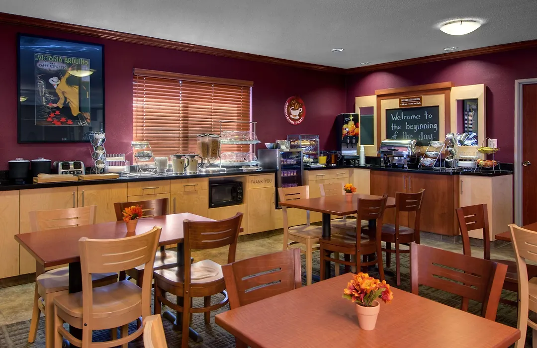 Baymont By Wyndham Golden/Red Rocks-1