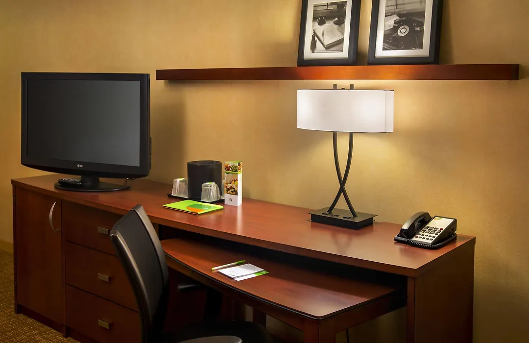 Courtyard By Marriott Poughkeepsie-1