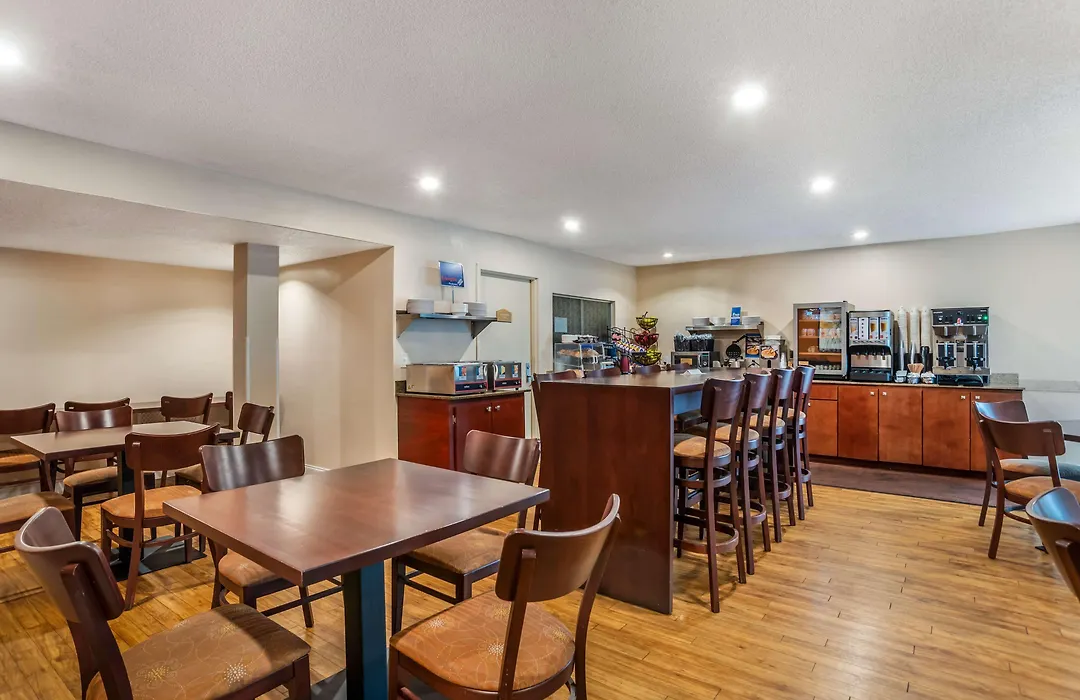 Best Western Oak Manor-1