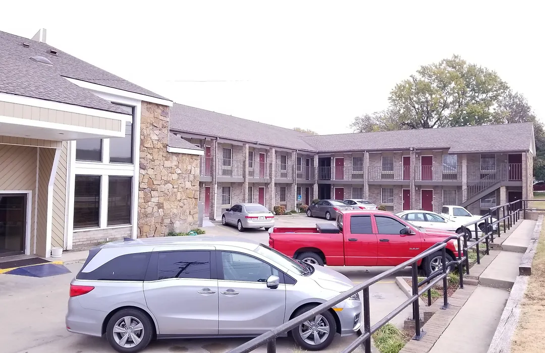 Motel 6 Ada Ok-1