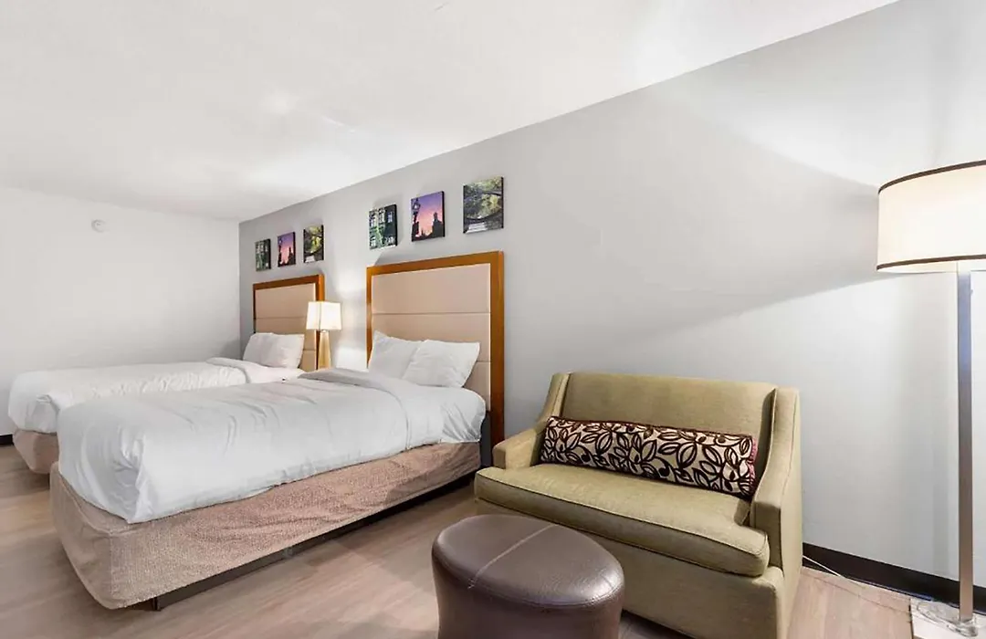 Days Inn By Wyndham Erie-1
