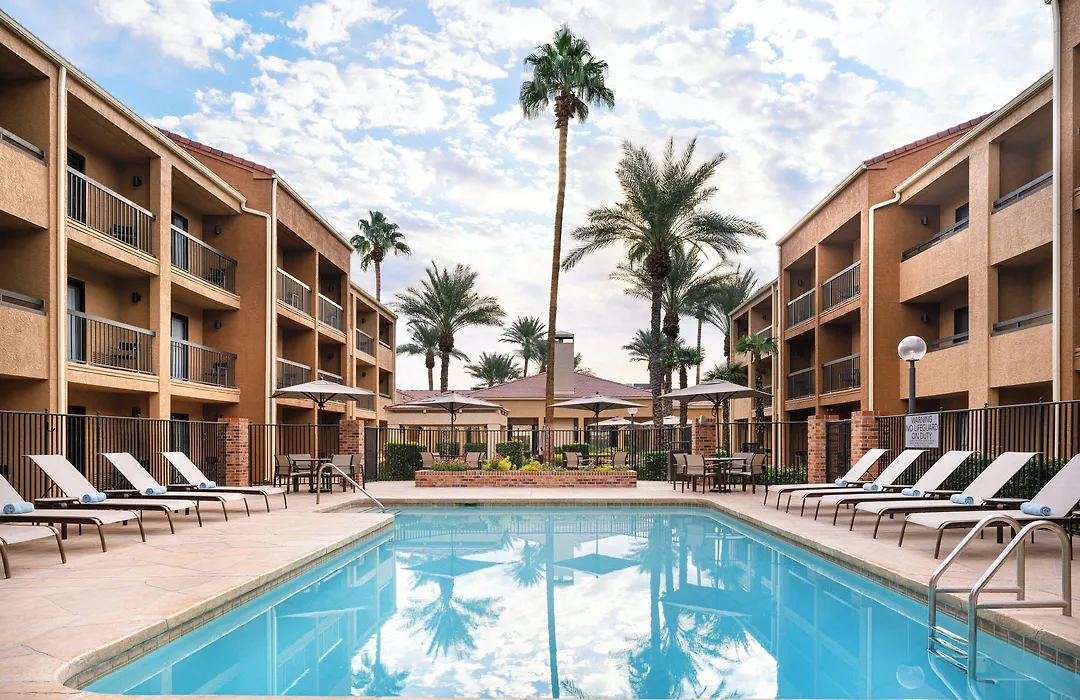 Courtyard By Marriott Las Vegas Convention Center-1