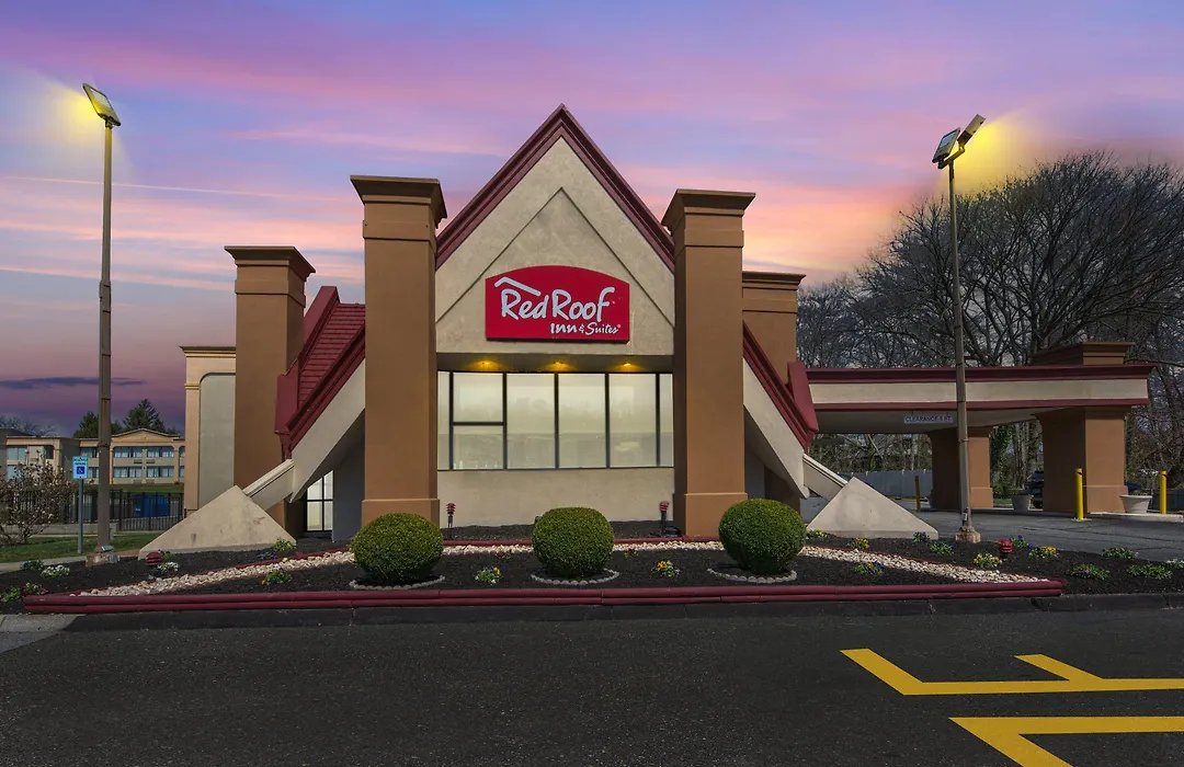Red Roof Inn And Suites Newark - University-1