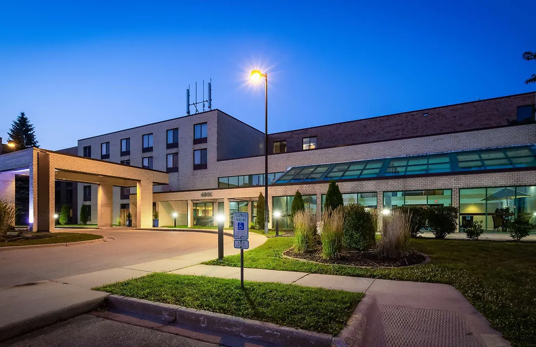 Best Western East Towne Suites-1