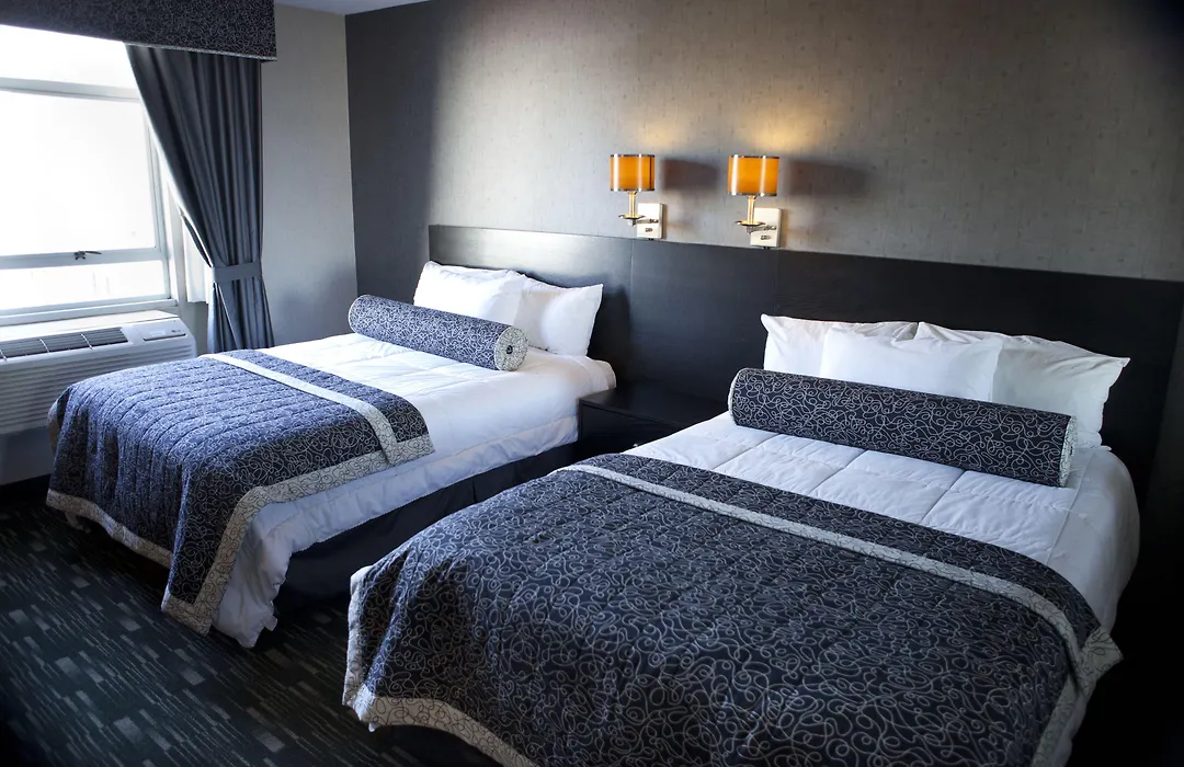 Ramada Plaza By Wyndham West Hollywood Hotel & Suites-1