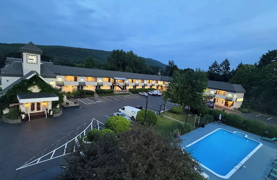 The Black Mountain Inn-1