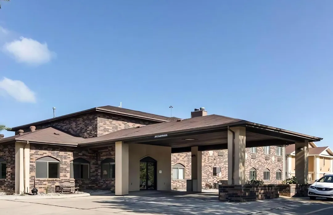 Quality Suites Near West Acres-1