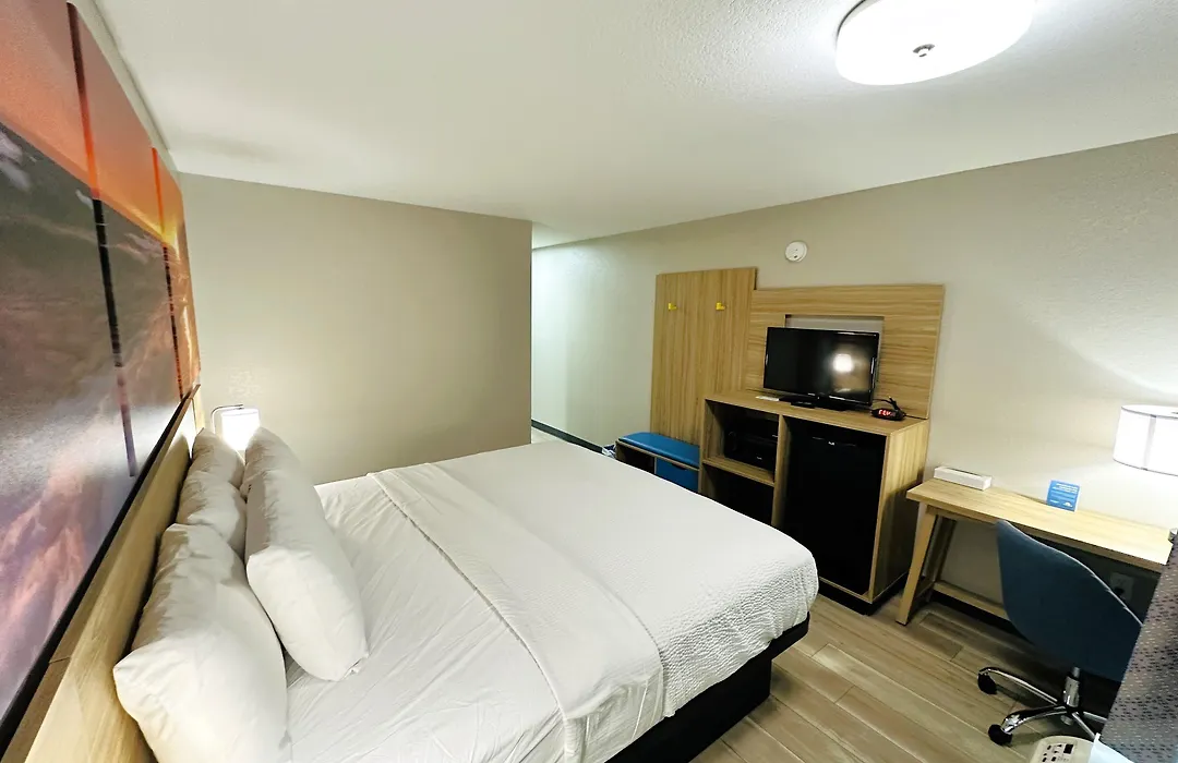 Days Inn By Wyndham Holland-1
