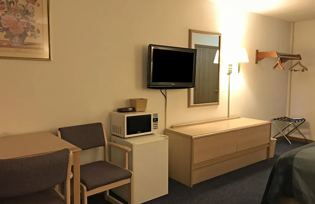 Americas Best Value Inn Champaign-1
