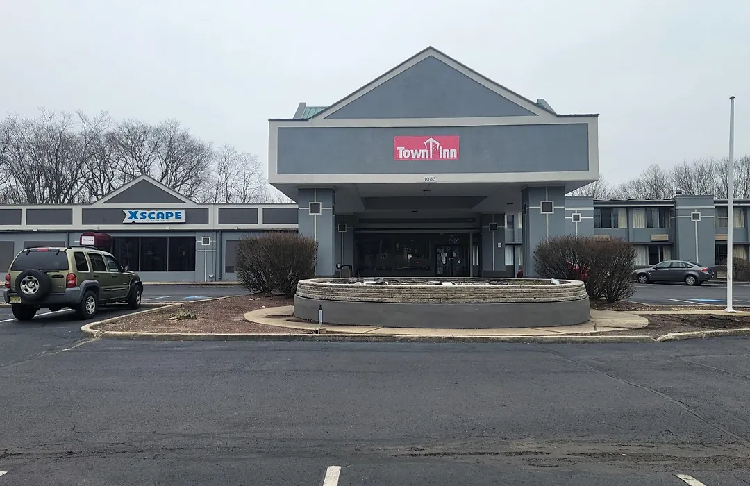 Town Inn-1