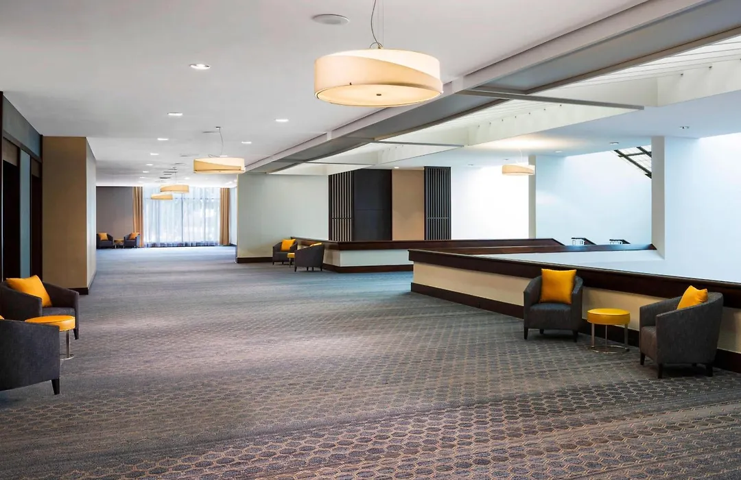 Sheraton Norfolk Waterside Hotel-1