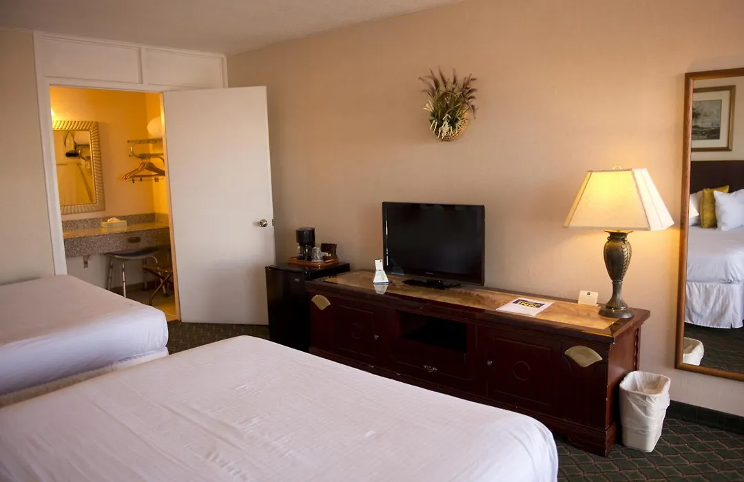 Travelodge By Wyndham Ogallala-1