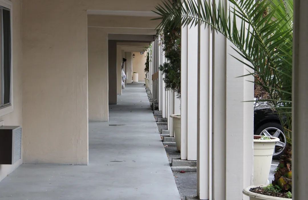 Caravelle Inn Extended Stay-1