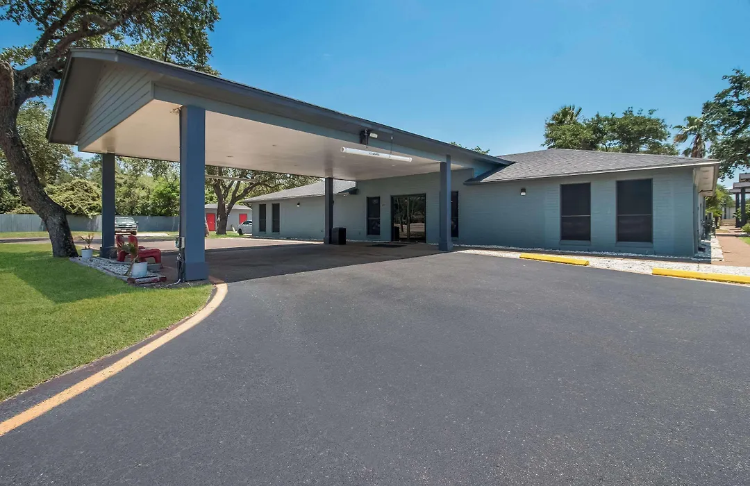 Econo Lodge Inn & Suites Fulton - Rockport-1