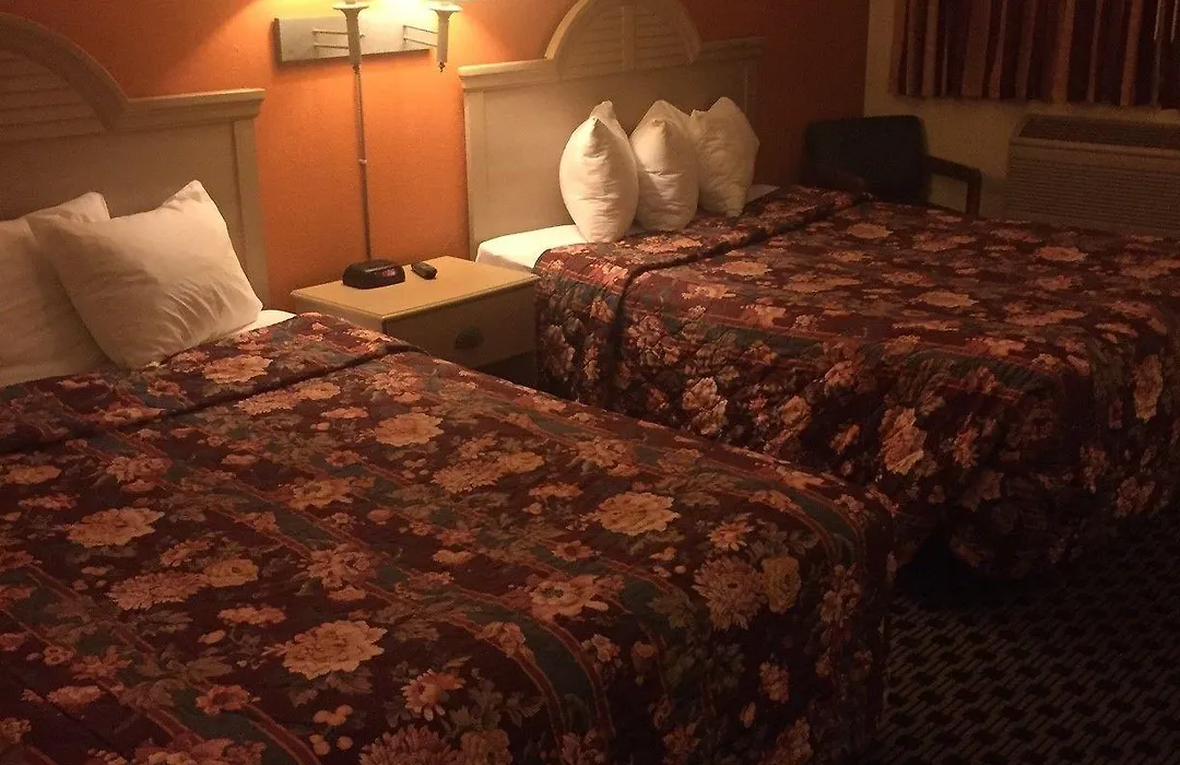 Sunset Inn & Suites-1