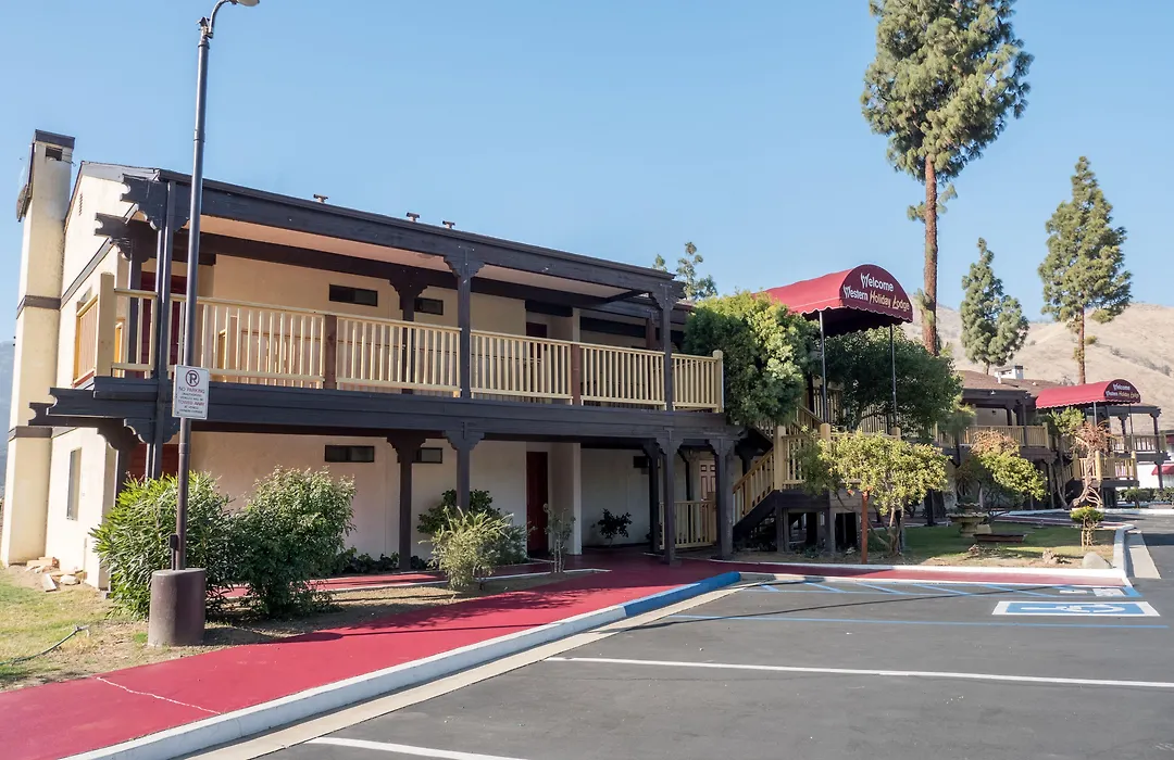 Western Holiday Lodge-1